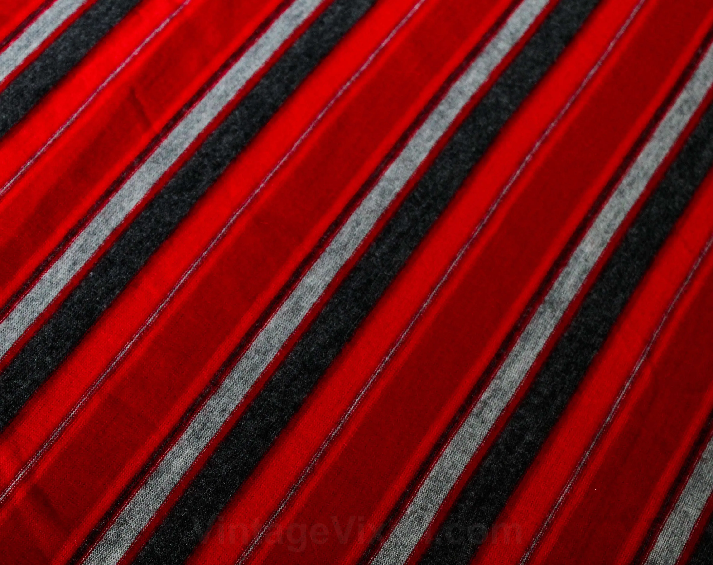 50s 60s Red Striped Jersey Knit - 1.66 Yards x 34.5 Inches Wide - Cute 1950s Scarlet & Gray Stripes - For Blouses Tops Sexy Sweater Girl